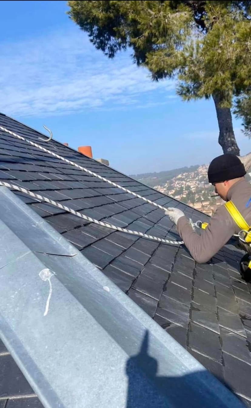 Changement d'ardoise cassé à Velaux